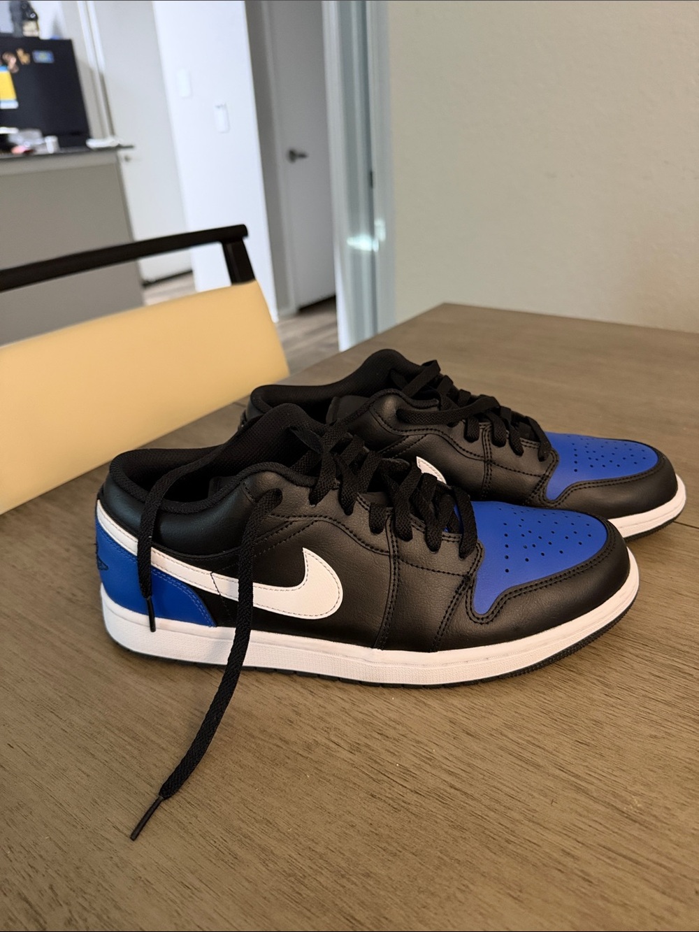 Nike Low Top Sneakers in Black/Blue/White